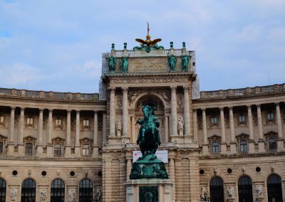 Heldenplatz, Neue Burg